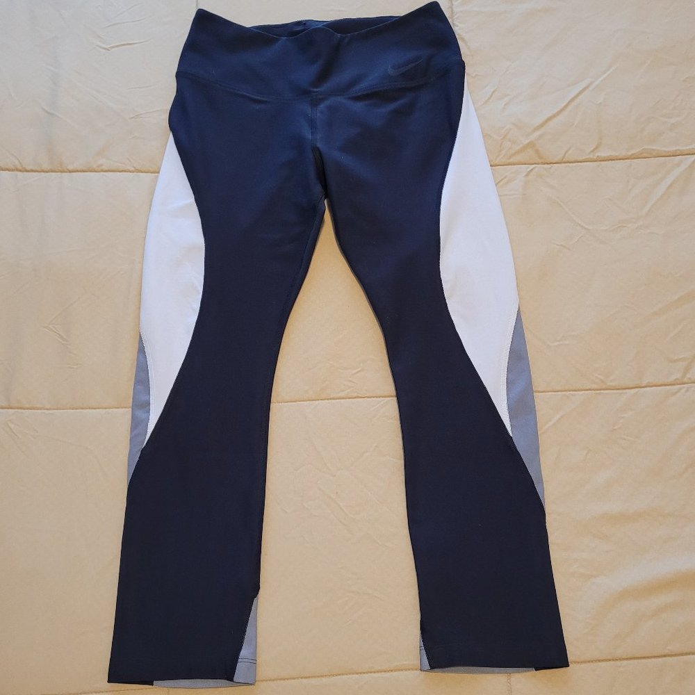 Nike LEGEND 3/4 CAPRI COLOUR BLOCK DRI-FIT LEGGING (S)